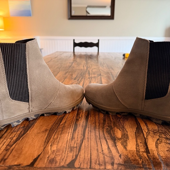 Joan Rhapsody Chelsea Wedge - Green/Gray Size 8 - Picture 5 of 6